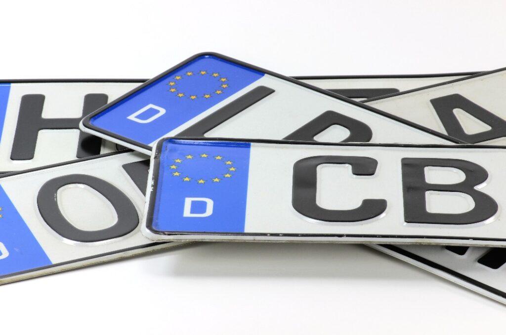 verschiedene deutsche Autokennzeichen